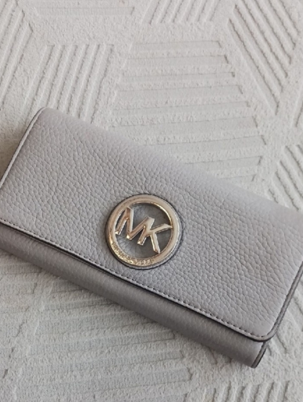 Bundle Deal Michael Kors W/Wallet Light Gray Tote with Tassel and Wallet - Picture 7 of 10